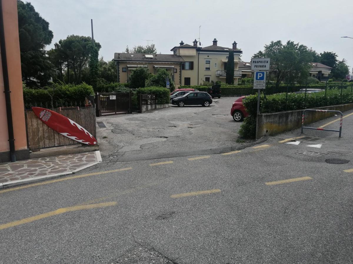 Appartamento A Peschiera Del Garda Con Piscina מראה חיצוני תמונה